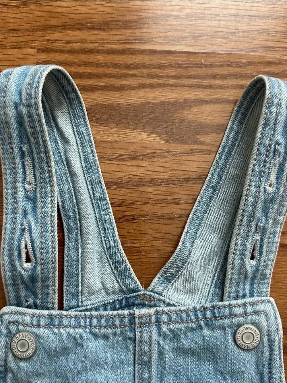 Old Navy Girls Size 8 Medium Light Blue Denim Jean Shorts Overalls Cotton EUC!